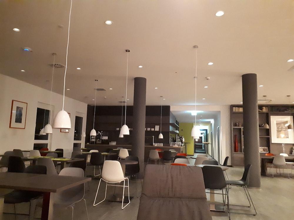 Campanile Leipzig Halle Airport Schkeuditz Ngoại thất bức ảnh